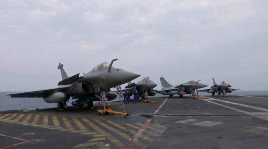 Франция ядролық қару санын көбейтеді