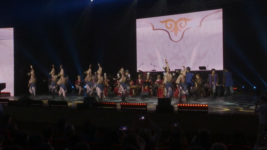 Астанада Мәдениет және өнер қызметкерлері күніне орай гала-концерт өтті