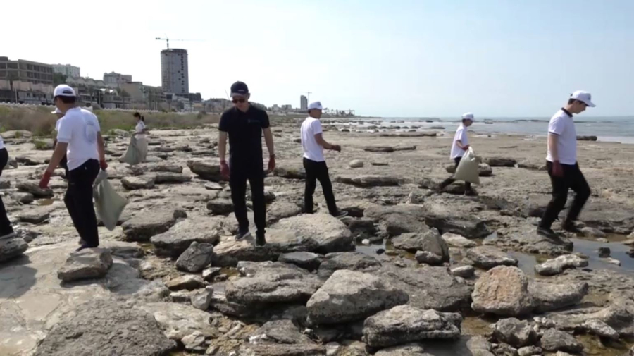 Ақтауда жағажай аумағы қоқыстан тазартылды