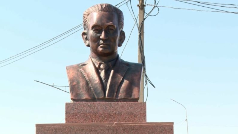 Кентауда Сақ Мәуленқұловтың 100 жылдығына орай ескерткіш ашылды