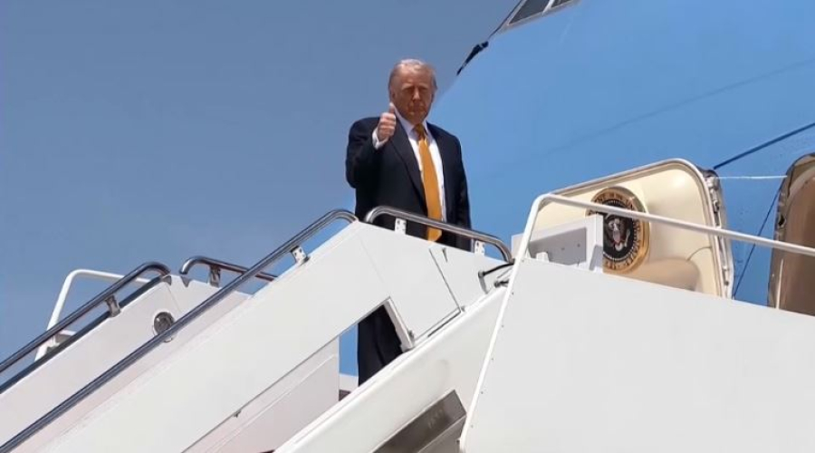 Трамп отправился в Китай на переговоры с Си Цзиньпином