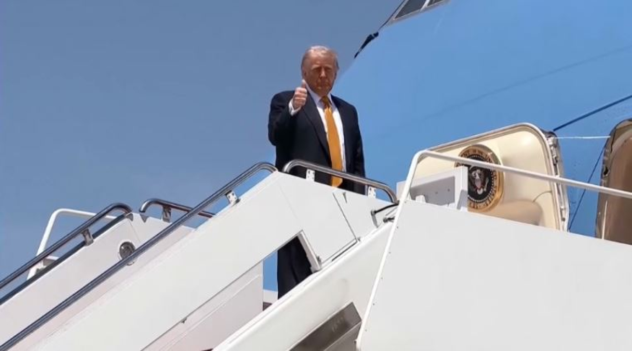 Трамп отправился в Китай на переговоры с Си Цзиньпином