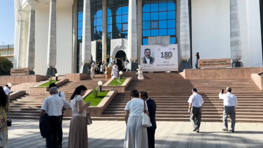 Ташкентте Абай күніне арналған концерт өтті