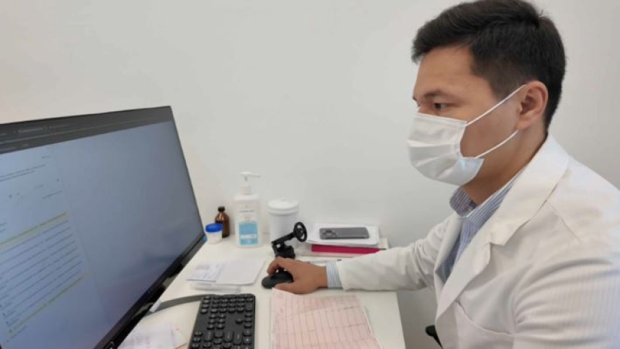 Больше 230 врачей приехали работать в Костанайскую область