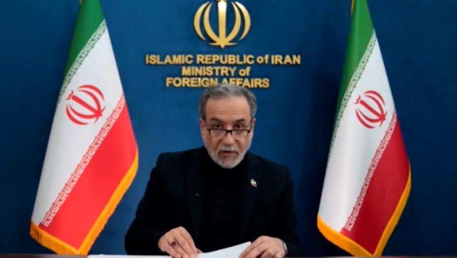 Иран призвал Бахрейн и ОАЭ не размещать в отелях военных США