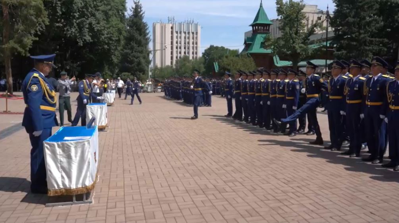 Церемония выпуска офицеров прошла в Алматы