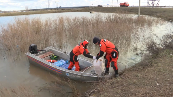 Как доставляют помощь в подтопленные сёла Акмолинской области