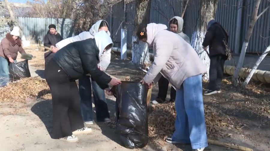 Жезқазғанда «Таза Қазақстан» акциясына жастар белсенді қатысып жатыр