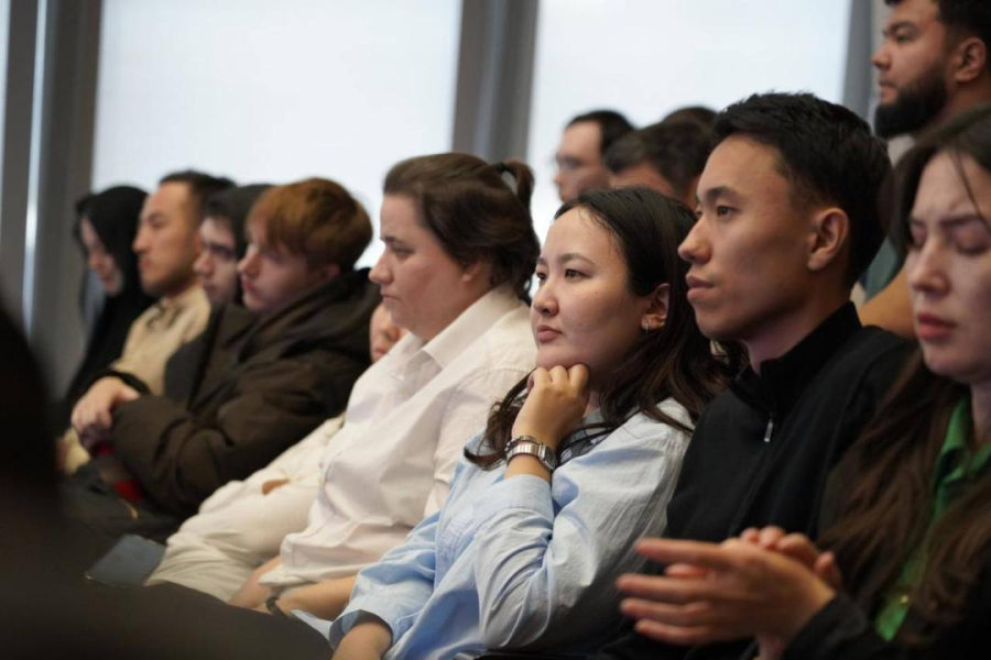 Внедрение ИИ обсудили эксперты в Астане