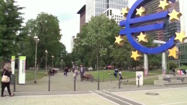 Премьер Франции предложил меры для предотвращения финансового кризиса