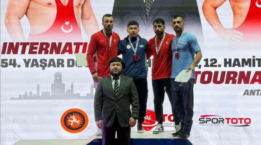 Қазақ балуандары Түркиядағы турнирде 4 медаль жеңіп алды