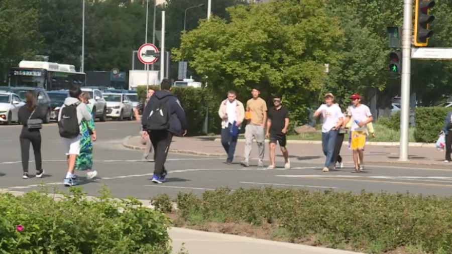 Более миллиона казахстанцев получили повышение зарплаты за три года