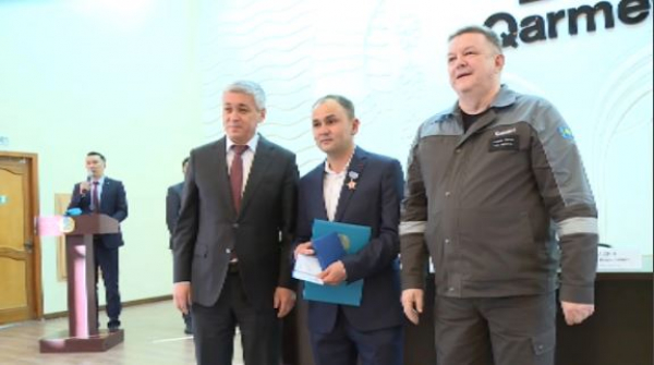 Работник шахты им. Костенко награждён орденом «Еңбек Даңқы» ІІІ степени