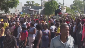 Гаити халқы жалақыны өсіруді талап етті