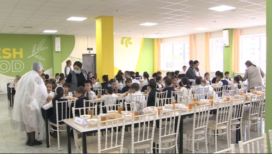 Елде 1,7 млн оқушы тегін тамақпен қамтылды