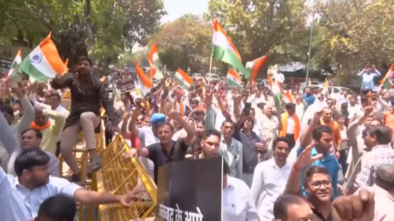 Антиправительственные протесты после теракта в Пахалгаме прошли в Индии