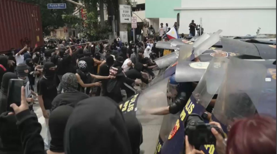 Филиппинде жаппай наразылық болып жатыр