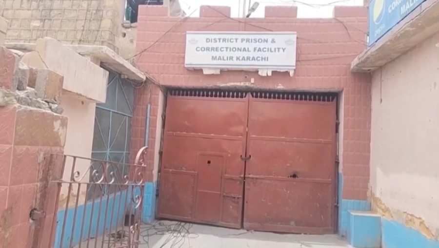 200 заключенных сбежали из тюрьмы во время землетрясения в Пакистане