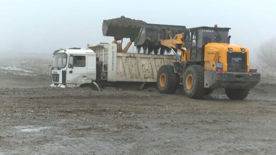 Жетісудағы Қаратал өзеніне бөгет салынып жатыр