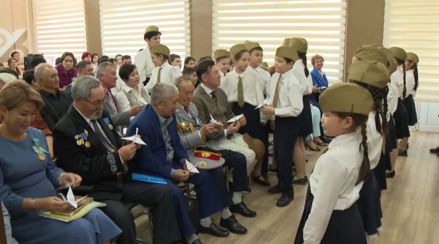 О вкладе казахстанцев в Победу рассказали алматинские школьники