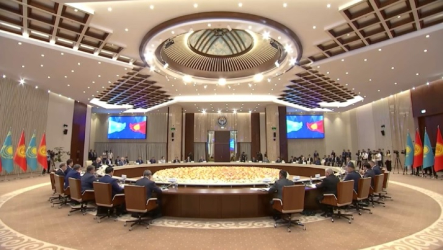 От церемонии до стратегии: как проходит официальный визит Токаева в Кыргызстан