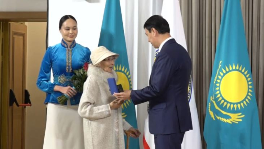 Марфуга Айтхожа стала Народным писателем Казахстана