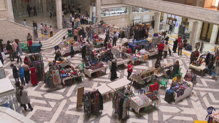 Время тюльпанов: выставка-ярмарка проходит в Центральном государственном музее