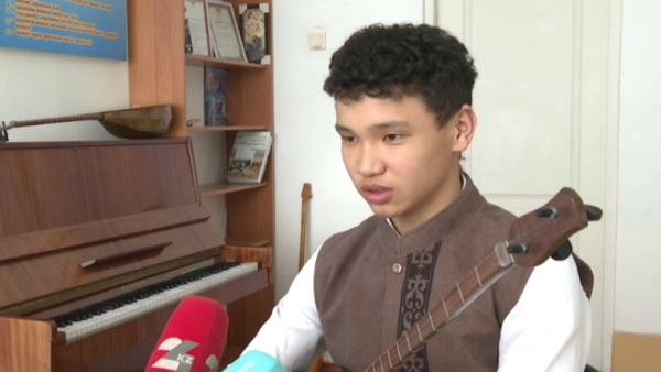 Искусство горлового пения освоил школьник из области Абай