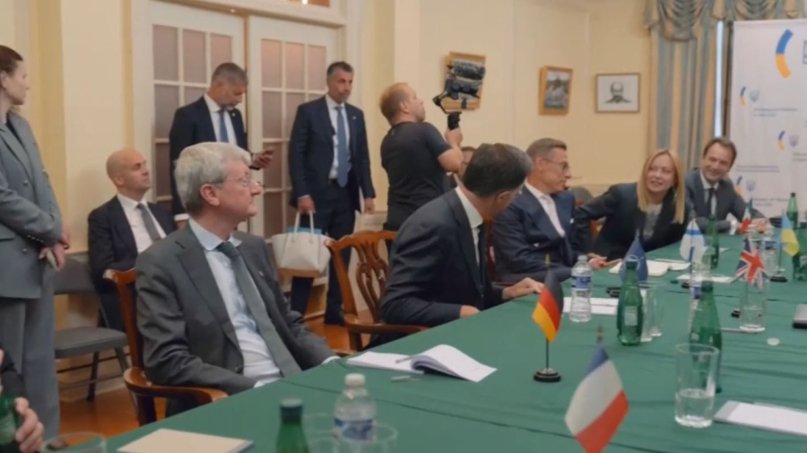 Президент США проводит встречу с европейскими лидерами