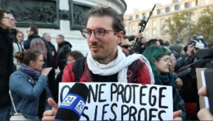 Во Франции прошли акции памяти учителей, убитых террористами