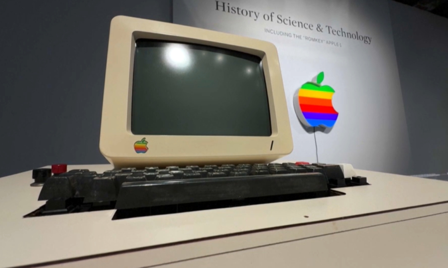 Первый компьютер Apple выставят на торги в США