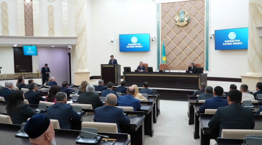 Е. Қошанов Президент атынан мемлекеттік наградаларды табыстады
