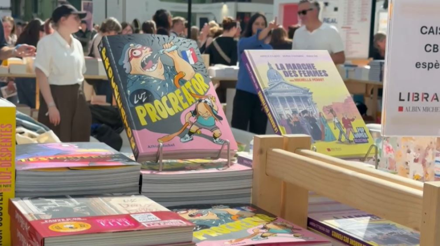 Парижский фестиваль книги: как соцсети меняют читательские привычки