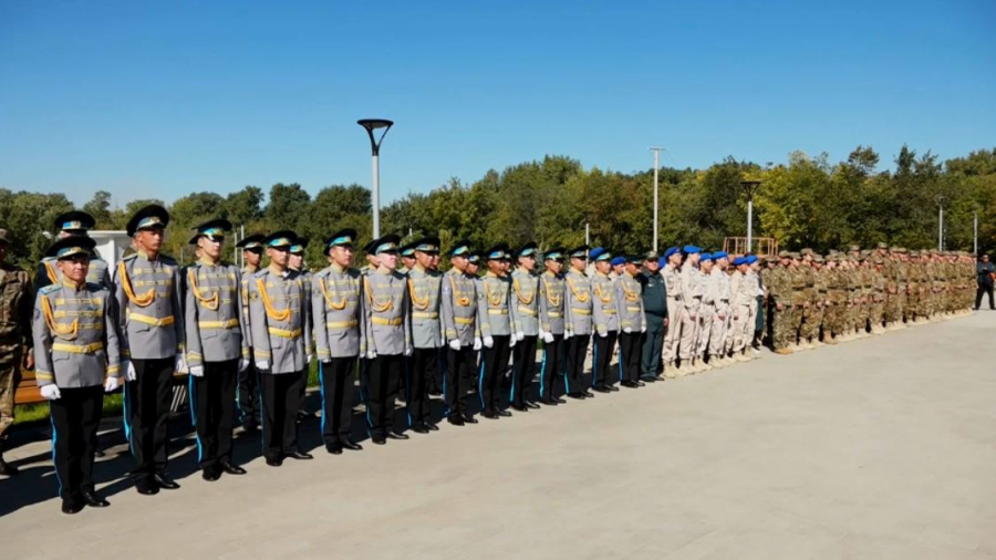60 призывников отправились на службу