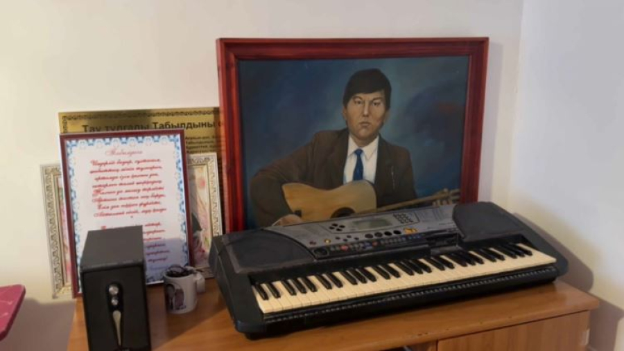 60-летие первого казахского барда отмечают в Атырау