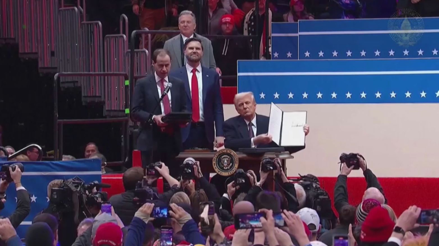 Дональд Трамп 8 мамырды Жеңіс күні деп жариялады