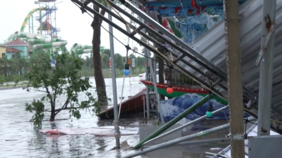 Тайфун разрушил свыше 12 тысяч домов во Вьетнаме