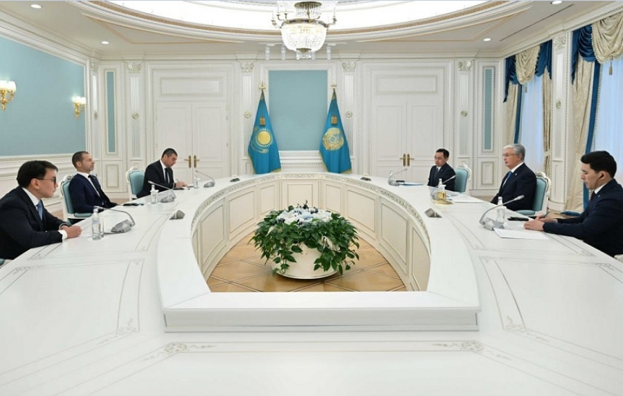 Глава государства принял президента УЕФА