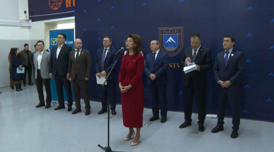 Алматыда жастар жаңа Конституция жобасын талқылады