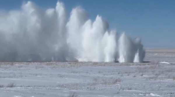 Спасатели взрывают лёд на реках Карагандинской области