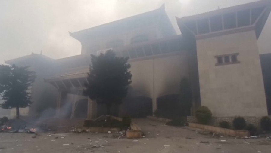 Правительственный комплекс подожгли протестующие в Непале