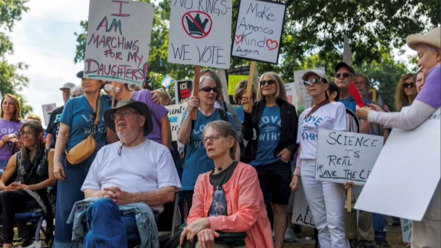 Американдықтар Трампты сотқа берді