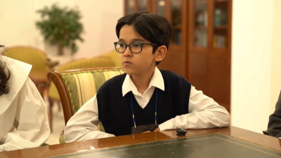 Министр просвещения встретился с одарёнными детьми и юными героями