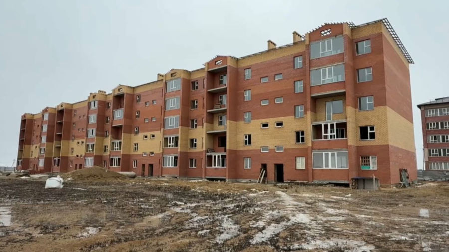 Атырау облысының Индербор кентінде 2021 жылы басталған тұрғын үй құрылысы бітпей тұр