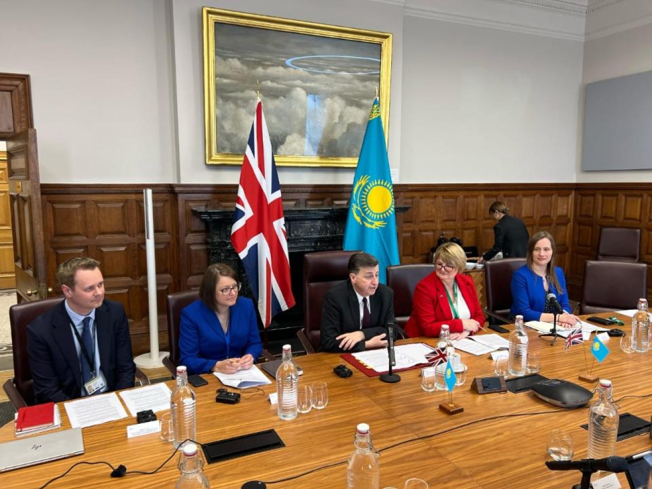 Минздрав Казахстана и AstraZeneca подписали меморандум о сотрудничестве