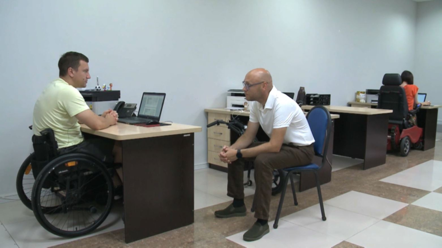 Бес мыңға жуық мүгедектігі бар азамат квота арқылы жұмыс тапты