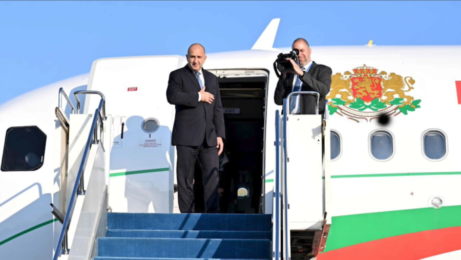 Мемлекет басшысы Болгария президентін шығарып салды