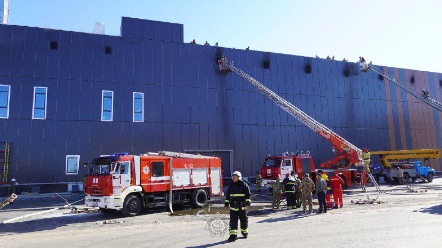 В строящемся ТРЦ в Кокшетау произошёл пожар