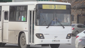 Бесплатный проезд в автобусах подарят женщинам в Актау