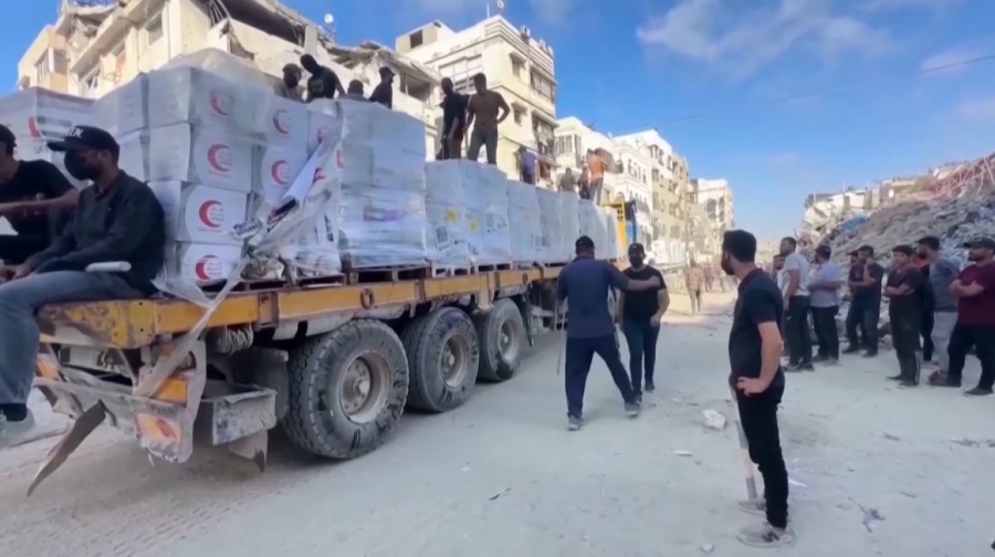 674 грузовика с гумпомощью въехали в сектор Газа